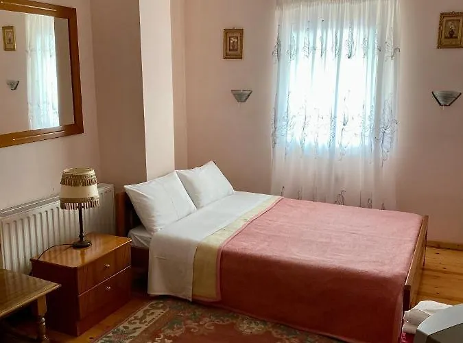 Eleni's 3*